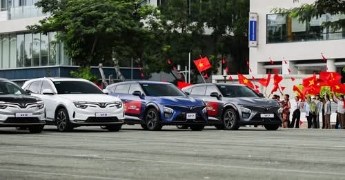 VINFAST BÀN GIAO GẦN 11.000 XE Ô TÔ ĐIỆN TRONG THÁNG 8 – SẴN SÀNG BỨT PHÁ MÙA MUA SẮM CUỐI NĂM